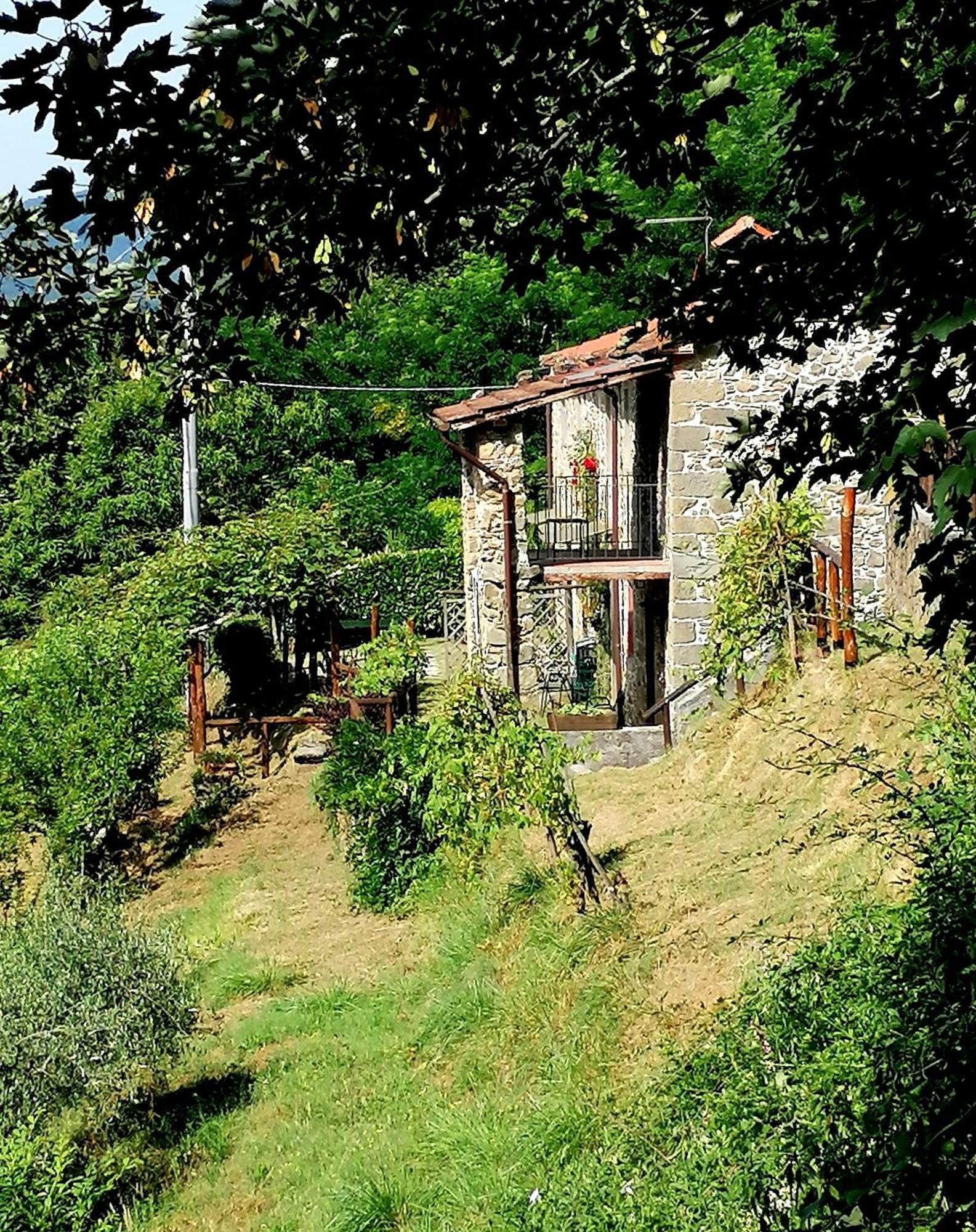 La Casa In Valli 35 Bagni di Lucca Kültér fotó